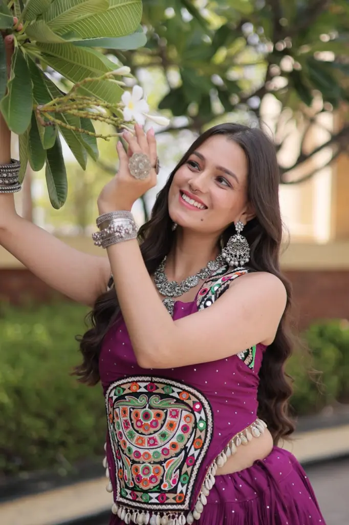 LW 7183 14 Kg Reyon Lehenga Choli