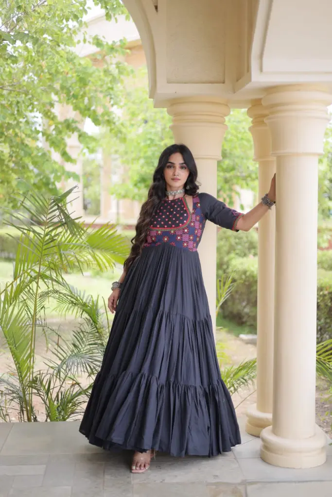 LW 9348 Black Kora Cotton Gown