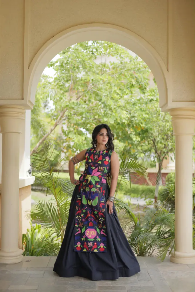 LW 7188 Black Cora Cotton Design